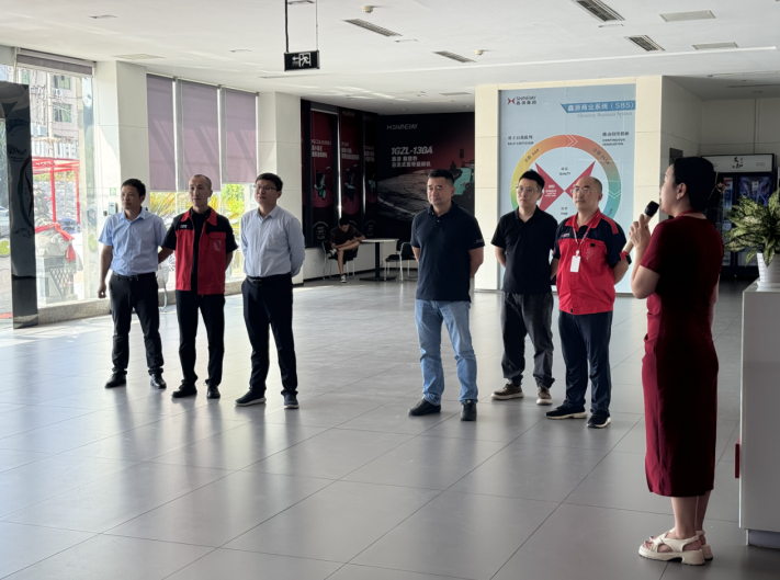 中國(guó)農(nóng)村技術(shù)開發(fā)中心等專家組蒞臨鑫源農(nóng)機(jī)考察調(diào)研