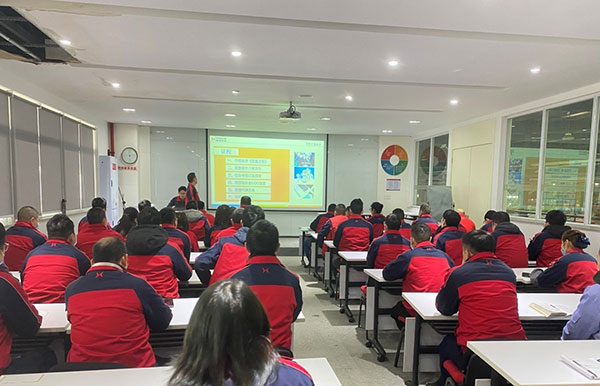 聚合力、上臺階、要成效 ——農機公司召開2022年質量攻堅·313項目啟動暨任命儀式