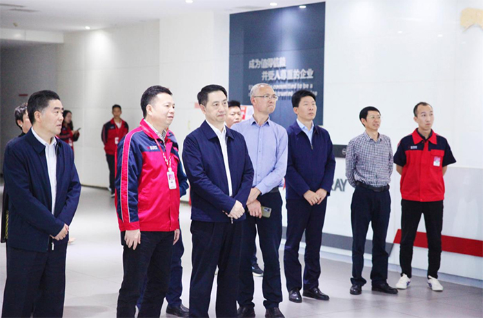 重慶市副市長鄭向東率隊蒞臨鑫源農機考察調研